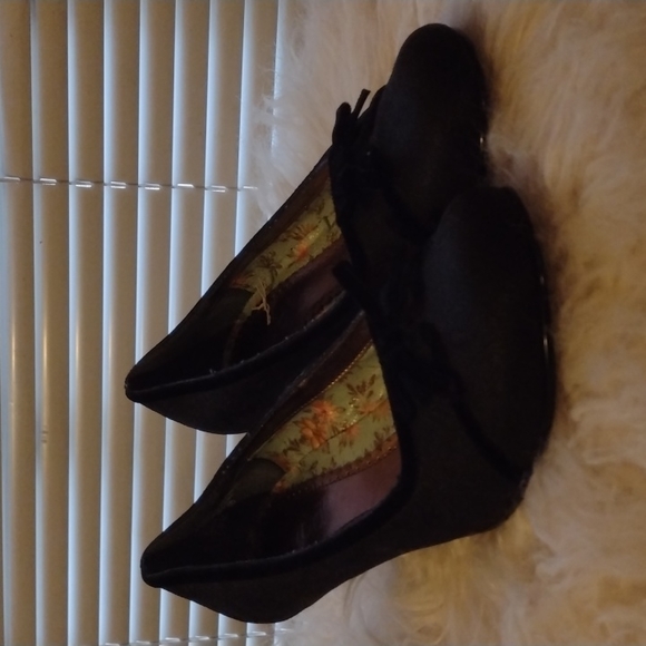 Mudd Women's black low heel shoe - Picture 2 of 4